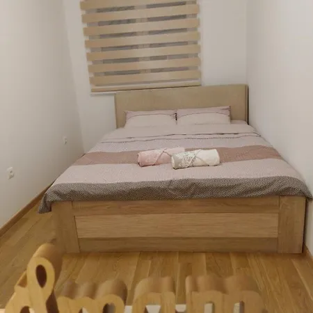 Lazy Apartment *