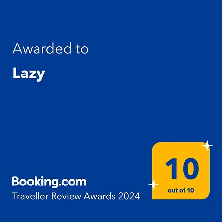 Lazy شقة